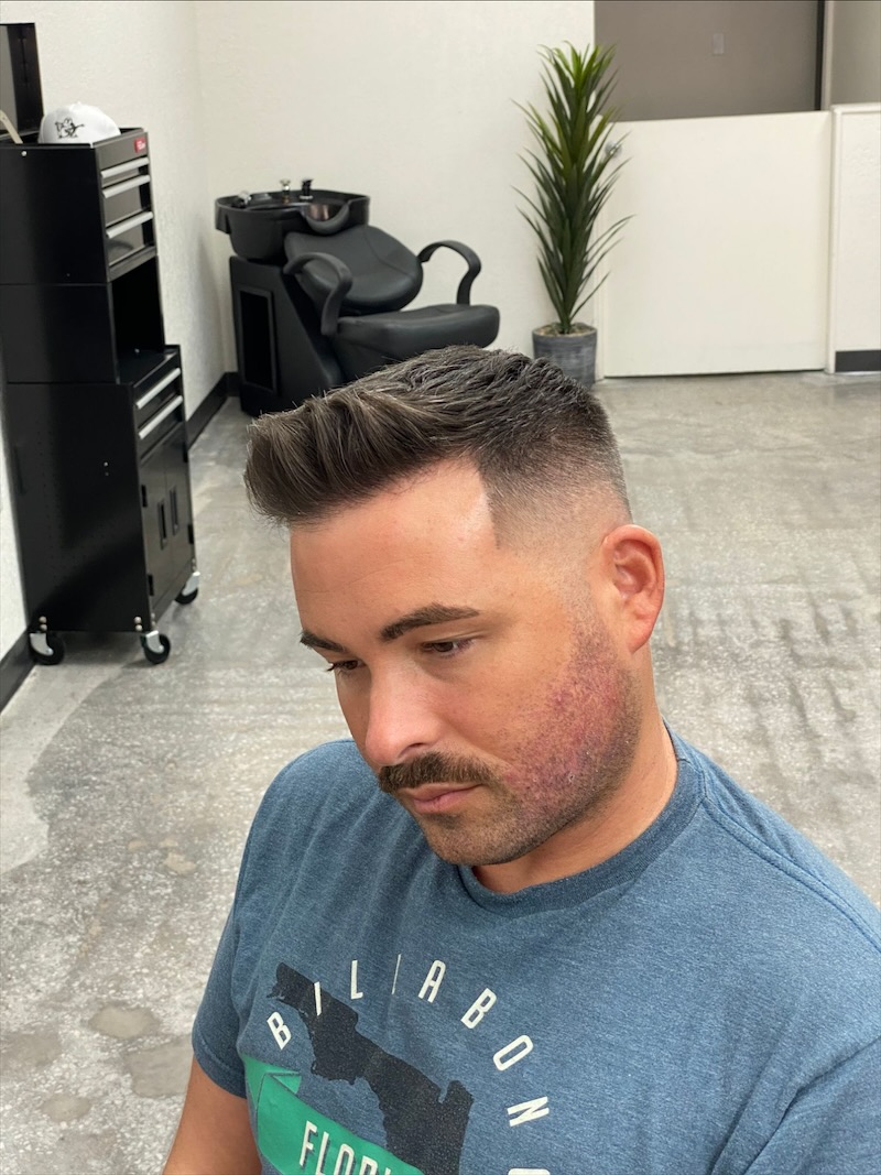 Quiff con fade